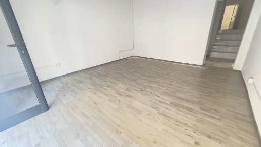 Foto Locale commerciale in Via Mazzini 53, Taranto Borgo di 130 m²