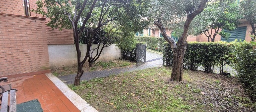 Foto Villa a schiera a Massa Cinque Vie di 125 m² con 7 locali in vendita