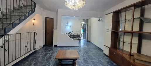 Foto Villa a schiera a Massa Cinque Vie di 125 m² con 7 locali in vendita