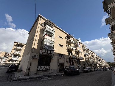 Foto Appartamento in VIA GEROBINO PILLI 4, Messina Villaggio Santo di 92 m²