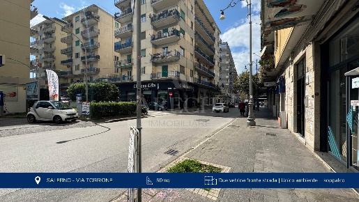 Foto Negozio a Salerno Torrione di 50 m² con 1 locali in vendita