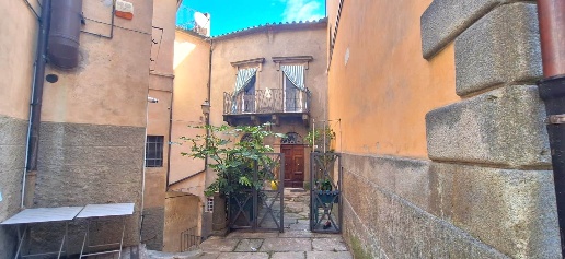 Foto Appartamento a Arcidosso Centro di 170 m² con 7 locali in vendita