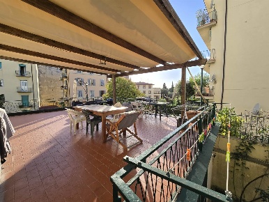 Foto Appartamento in Via Vittorio Emanuele II, Firenze di 110 m² in vendita