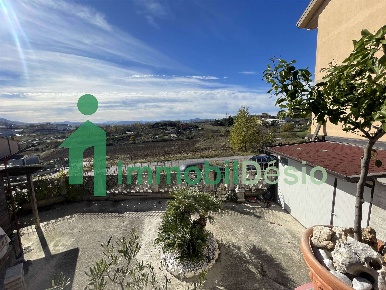 Foto Villa a schiera a Tito di 119 m² con 5 locali in vendita