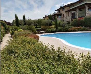 Foto Appartamento a Polpenazze del Garda Centro di 70 m² con 3 locali