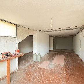 Foto Garage a Firenze Castello di 40 m² con 2 locali in vendita