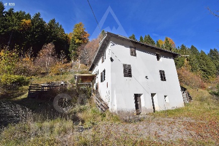 Foto Casa indipendente a Bedollo di 90 m² con 4 locali in vendita