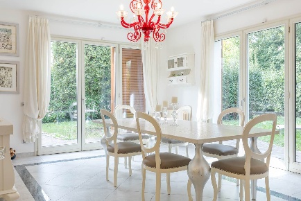 Foto Casa indipendente in via Arrigo Boito, Campi Bisenzio Centro di 427 m²