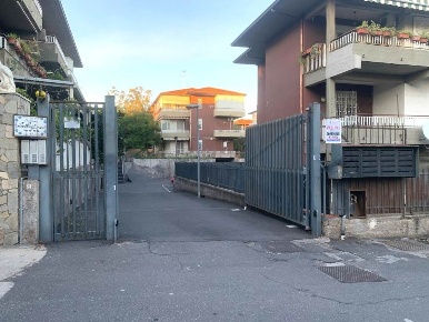 Foto Garage a Aci Castello Centro di 32 m² con 1 locali in vendita