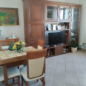 Foto Appartamento a Falconara Marittima di 99 m² con 6 locali in vendita