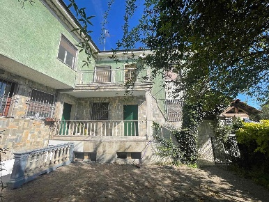 Foto Casa indipendente in STRADA CASALE ASTI, Casale Monferrato di 350 m²