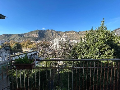 Foto Appartamento in Via Dell'Epomeo 216, Napoli Soccavo di 100 m²