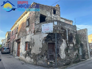 Foto Casa indipendente in VIA BOTTICELLI, Cellole Centro di 450 m²