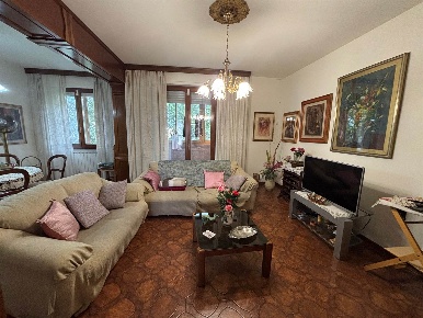 Foto Appartamento a Prato Galciana di 128 m² con 4 locali in vendita