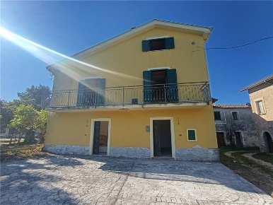 Foto Casa indipendente in -, Pontecorvo di 144 m² con 6 locali in vendita