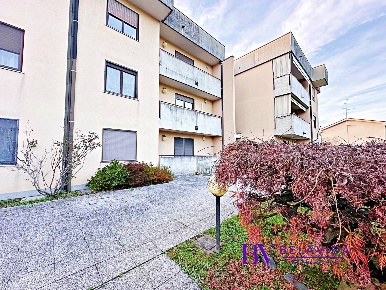 Foto Appartamento in Via Della Ravizza, Somma Lombardo di 150 m² in vendita