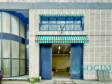 Foto Capannone industriale a Opera Centro di 400 m² in affitto