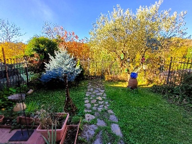 Foto Appartamento in via XX Settembre, Caprarola Centro di 70 m² in vendita