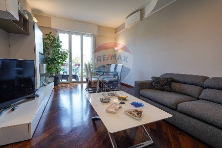 Foto Appartamento in Bravi, Mapello Centro di 90 m² con 3 locali in vendita