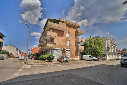 Foto Appartamento in Via Tiziano Vecellio, Lissone di 106 m² con 3 locali