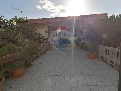 Foto Villa unifamiliare in Via Guatemala 1, Vittoria di 161 m² con 7 locali