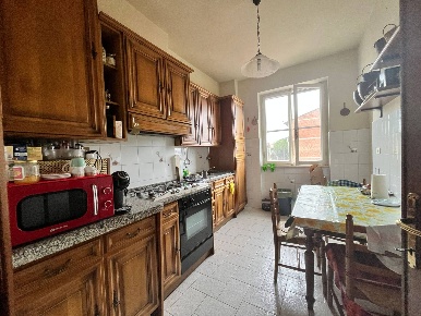 Foto Appartamento in Via Francesco De Sanctis, Pisa Gagno - Passi di 110 m²