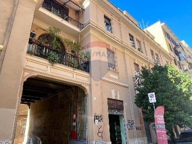 Foto Locale commerciale in Via Giacomo Bove, Roma Ostiense di 527 m²