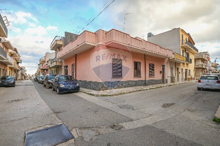 Foto Casa indipendente in Via De  Gasperi, Pachino Centro di 168 m²