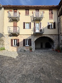 Foto Appartamento in Via del Rosario, Caglio di 80 m² con 3 locali