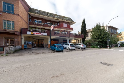 Foto Appartamento in Via Roncacci, Morlupo Centro di 115 m² con 3 locali