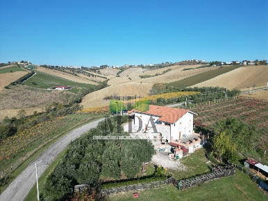 Foto Casa indipendente in Contrada Frule, Torano Nuovo di 200 m² in vendita