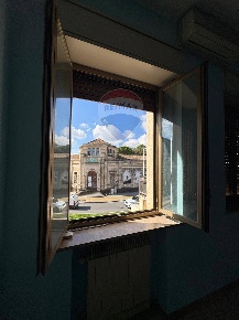 Foto Appartamento in Via Roma, Caltagirone Centro di 165 m² con 7 locali