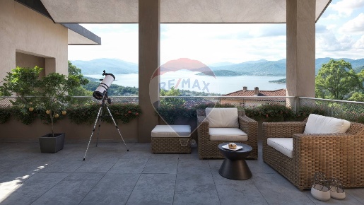 Foto Appartamento in via Per Ghevio, Meina di 190 m² con 4 locali