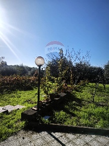 Foto Casa indipendente in via nicolosi, Ragalna di 140 m² con 5 locali