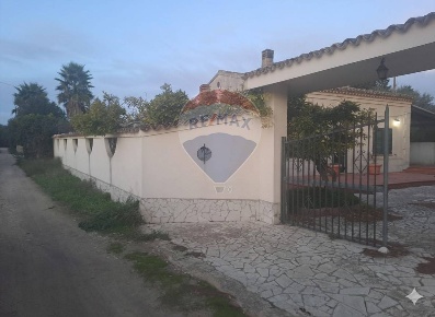 Foto Villa singola in C.da Gerardo, Chiaramonte Gulfi di 66 m² con 5 locali