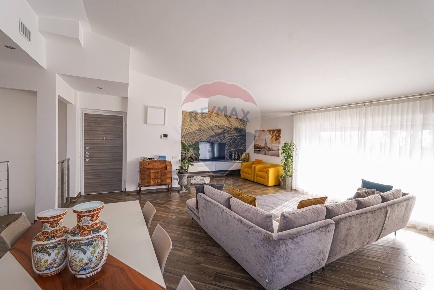 Foto Attico a Treviglio di 210 m² con 6 locali in vendita