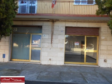 Foto Negozio in VIA MILANO, Portomaggiore Centro di 90 m² con 3 locali