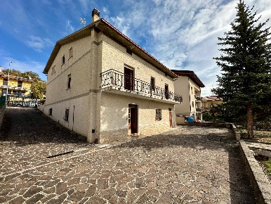 Foto Villa singola in Via San Demetrio, Poggio Picenze di 260 m² in vendita