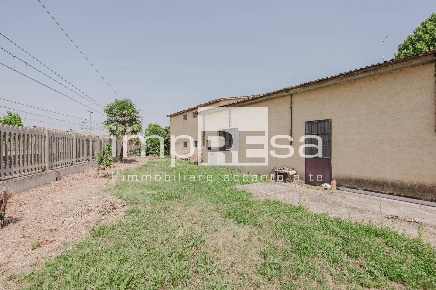 Foto Magazzino in viale della resistenza, Quarto d'Altino Centro di 171 m²