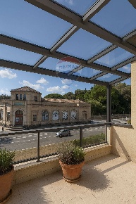 Foto Appartamento in Via Roma, Caltagirone Centro di 160 m² con 6 locali