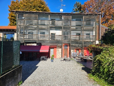 Foto Rustico in via sempione, Varallo Pombia Centro di 900 m² con 10 locali