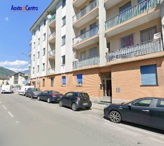 Foto Appartamento in Via Monte Emilius, Aosta Centro di 89 m² con 3 locali