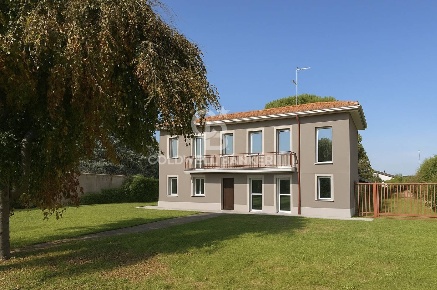 Foto Villa singola in via Armando Diaz, Olgiate Olona di 200 m² in vendita