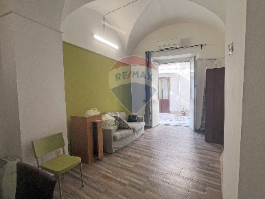 Foto Case semi ndipendenti in VIA DANIELE, Catania di 75 m² con 2 locali