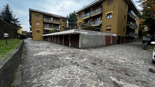 Foto Box in Via venticinque aprile, Vimercate Semicentro di 17 m²