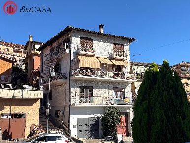 Foto Appartamento a Sacrofano di 80 m² con 3 locali in vendita