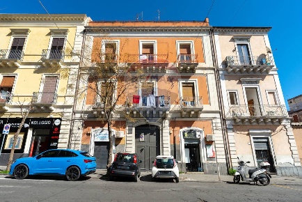 Foto Appartamento in Via Plebiscito, Catania Centro Storico di 150 m²