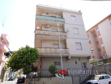 Foto Appartamento in Via Ciccarello, Reggio di Calabria di 130 m²