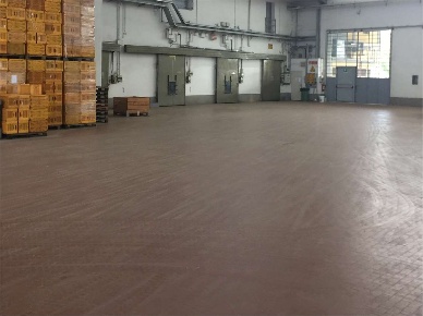 Foto Capannone industriale a Russi di 1896 m² con 1 locali in affitto