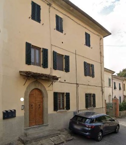 Foto Appartamento in Via dello Specchio, Pistoia Stadio di 115 m² all'asta